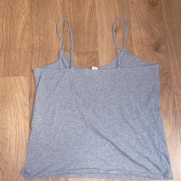 Simple gray tank - Picture 3 of 3